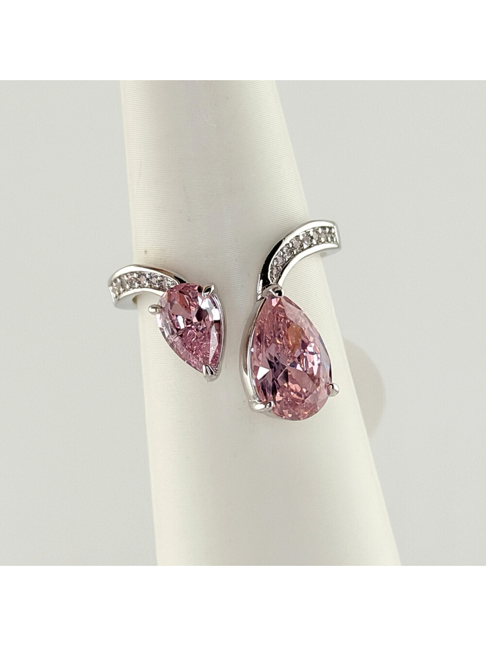 Bomb Party Ring Sz 9 "Warm Wishes" Rose Quartz on Rhodium RG44549